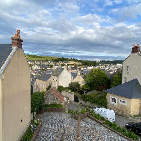 La Maison Bleue Port-en-Bessin-Huppain Eksteriør billede